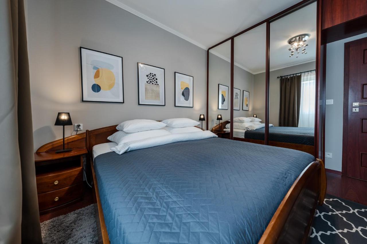 Apartamenty Tespis - Debowe Tarasy คาโตวีตเซ ภายนอก รูปภาพ